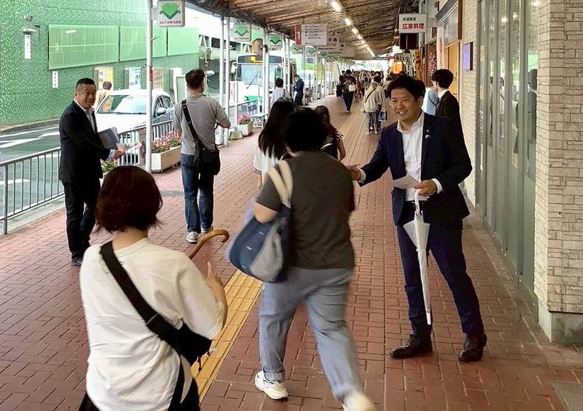 ビラ配り・大和八木駅